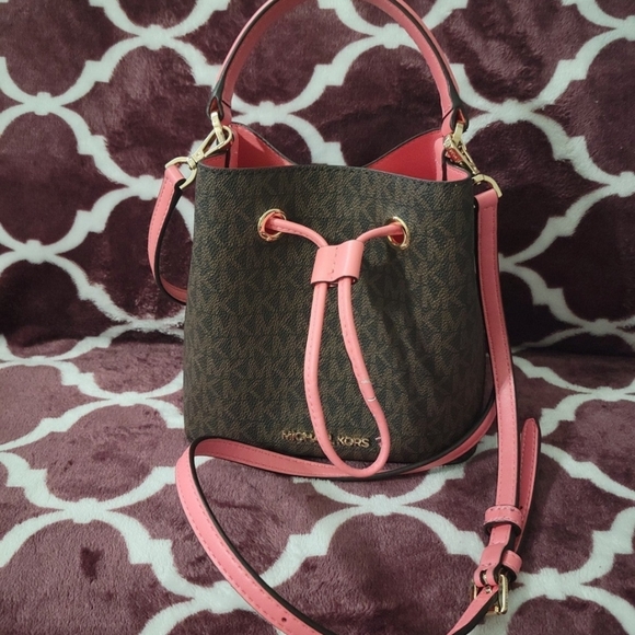 Michael Kors Mini Suri Crossbody - Picture 1 of 10